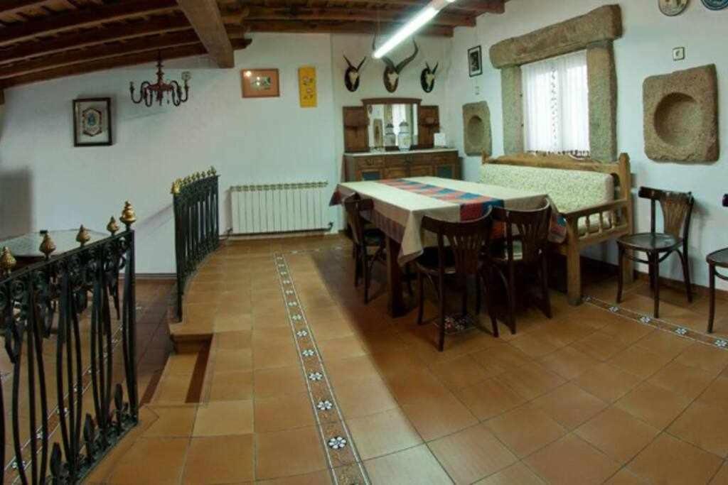 Casa Rural Lucia Es Una Casa Rural Amplia Con Pat Cabezas Bajas Εξωτερικό φωτογραφία